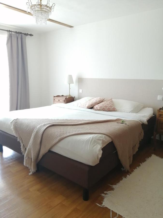 Guesthouse La Maison De Fille ดีสท์ ภายนอก รูปภาพ